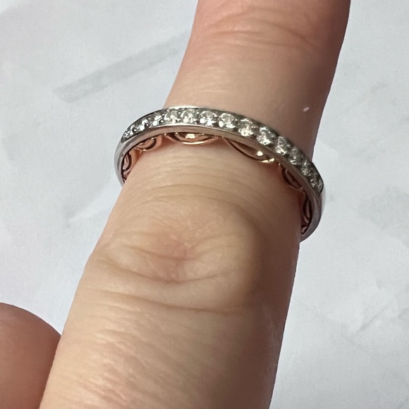 Disney’s Enchanted Cinderella engagement set - Picture 3 of 8